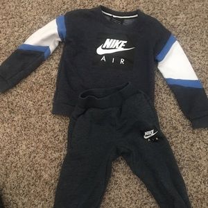 Nike sweatshirt and sweat pants